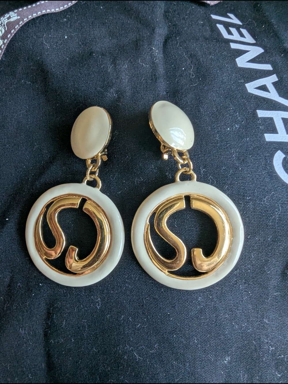 St. John Gold and Cream Circular Drop Earrings - Picture 3 of 10